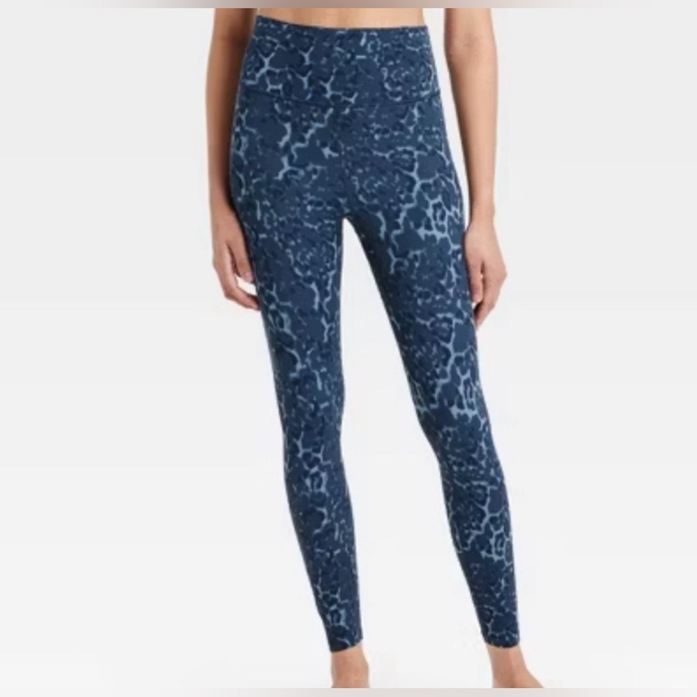 All In Motion Women’s Everyday Soft Ultra High Rise Leggings Navy Blue Leopard S